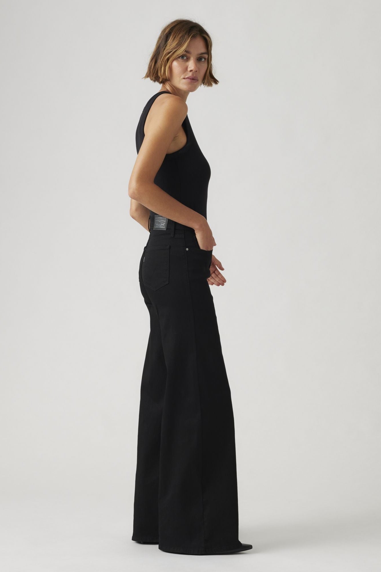 Levi's 318 - Shaping Wide Leg - Soft Black