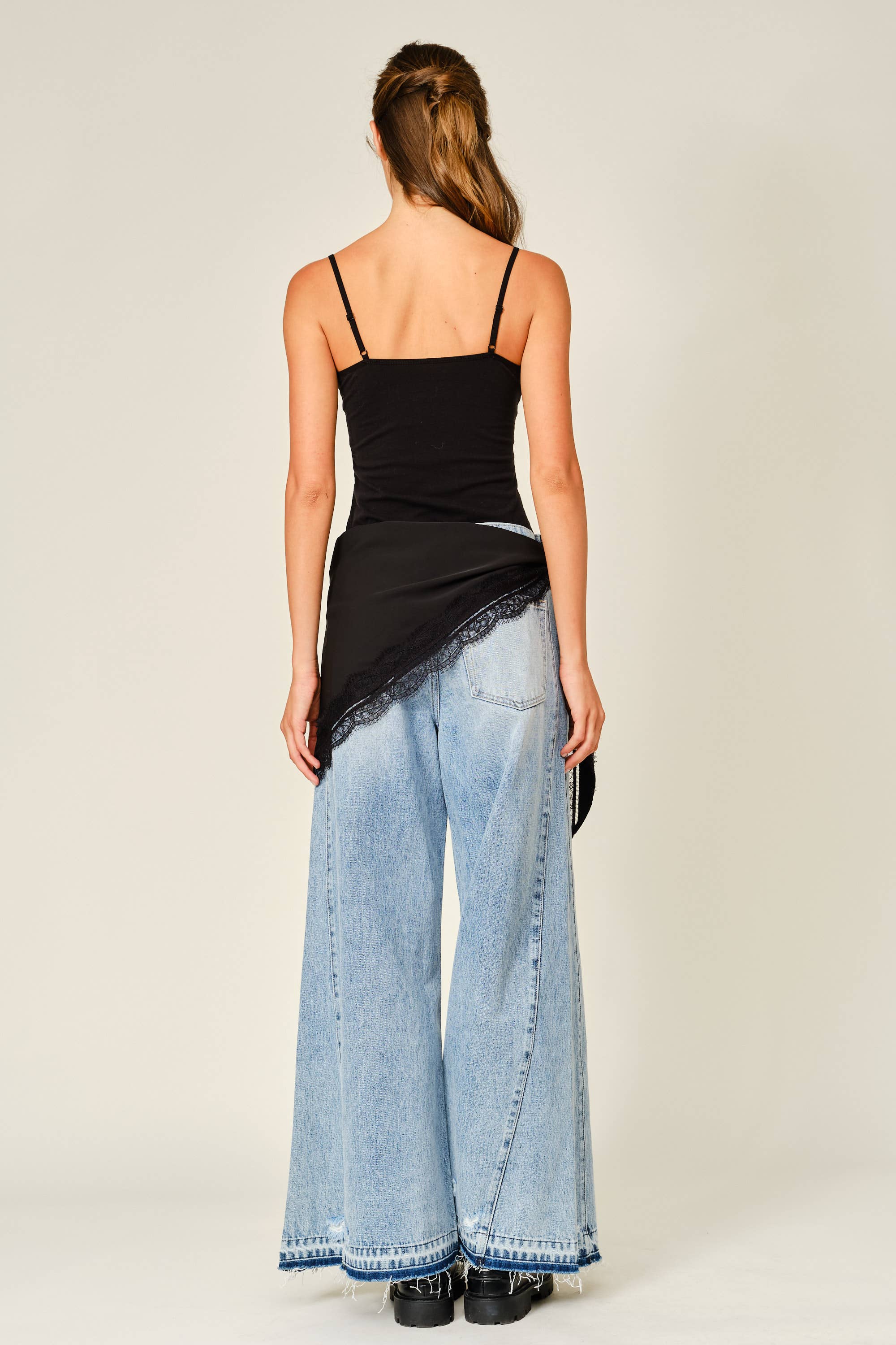AJS6457 LACE TRIM KNOTTED SCARF LAYER SKIRT: BLACK / ONE (6)