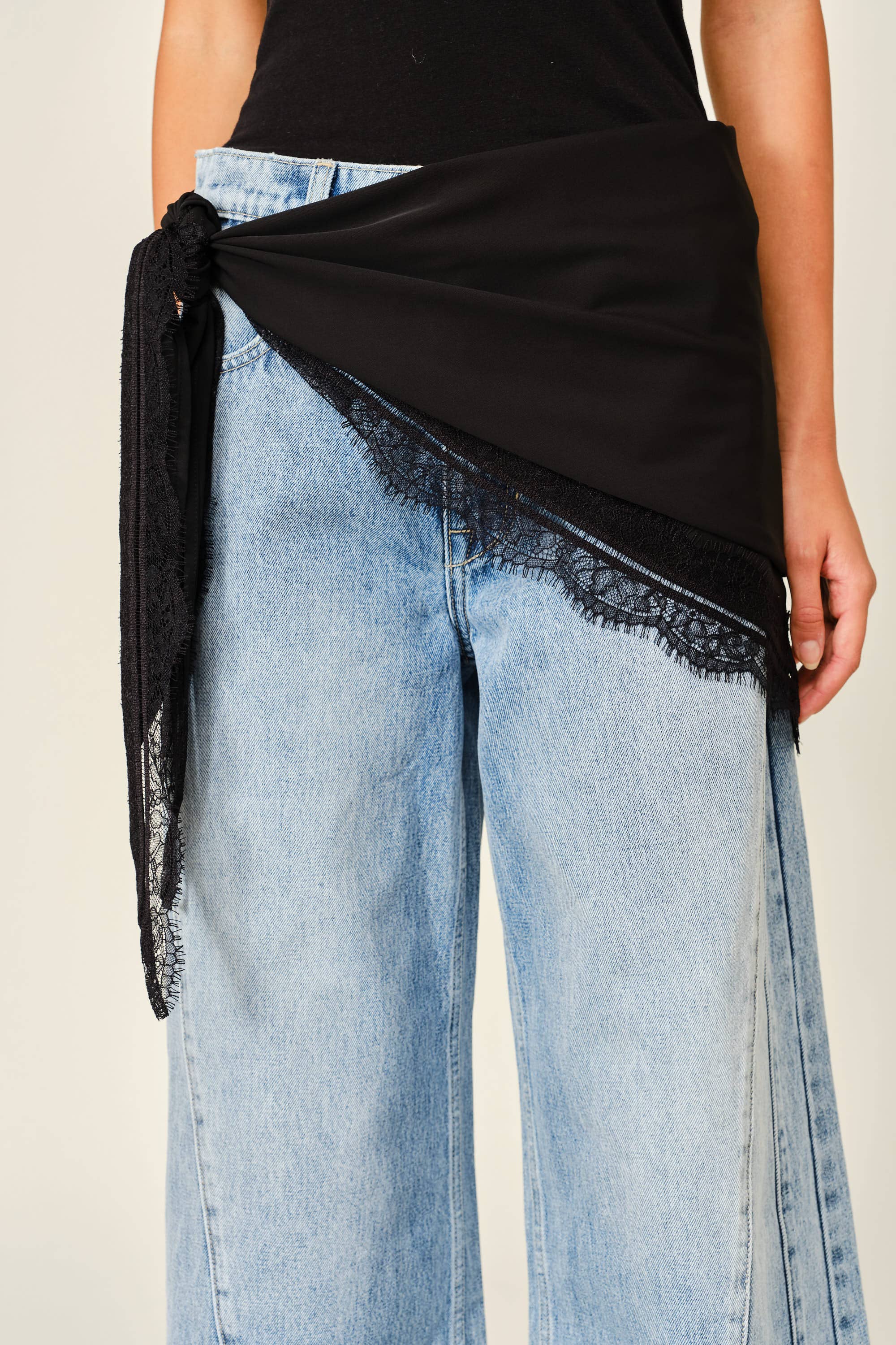 AJS6457 LACE TRIM KNOTTED SCARF LAYER SKIRT: BLACK / ONE (6)