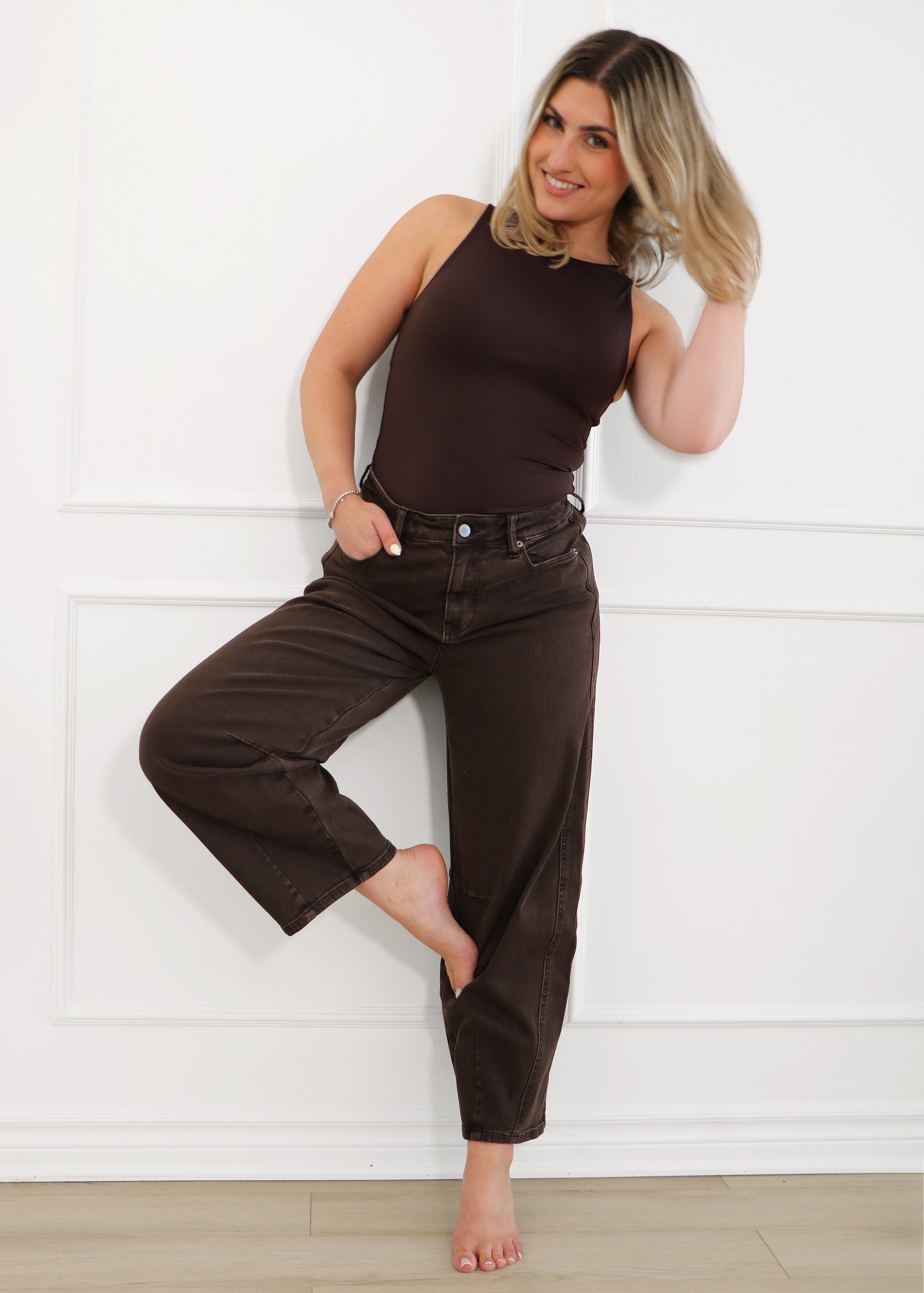 Roxanna - Dark walnut