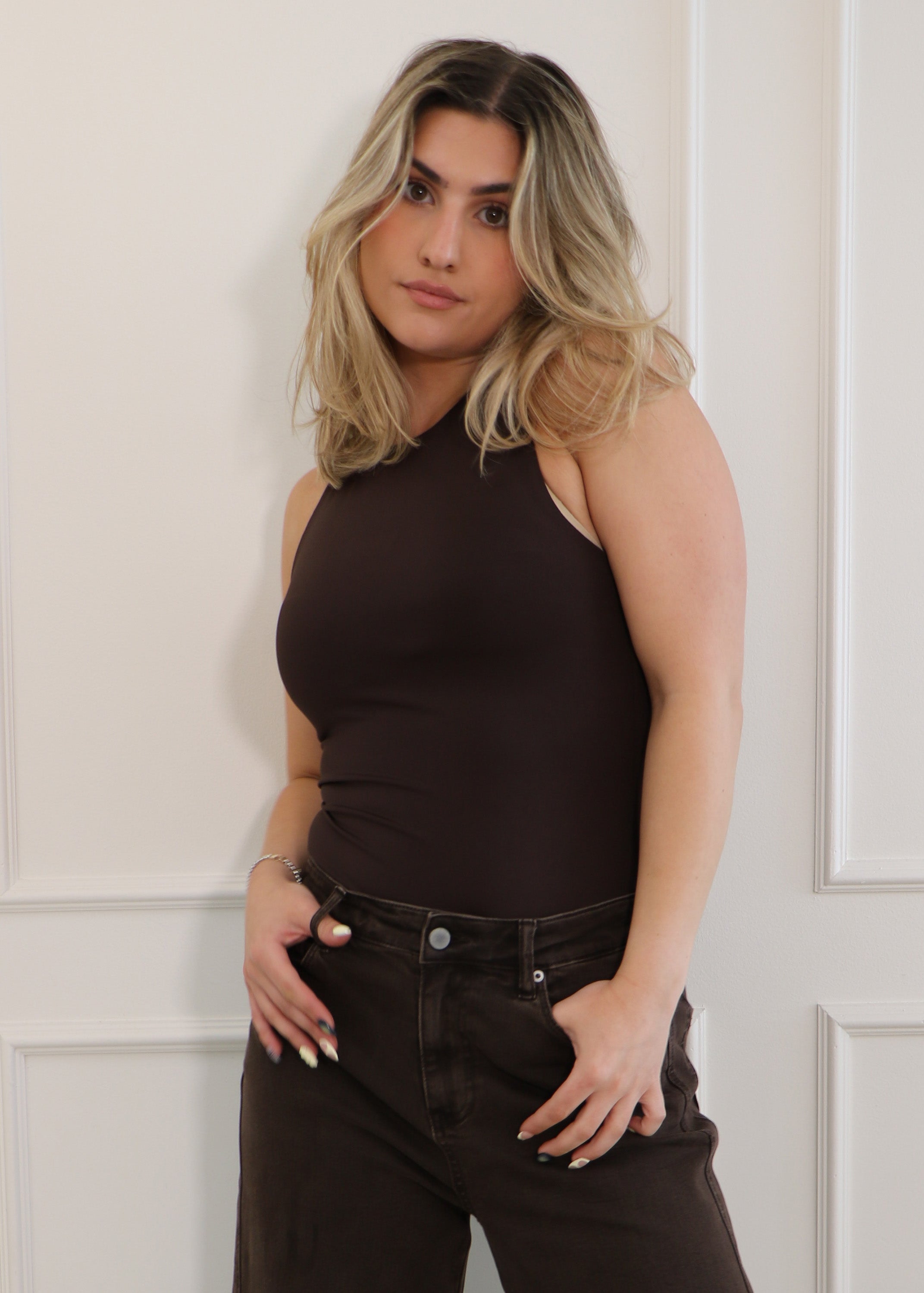 Roxanna - Dark walnut