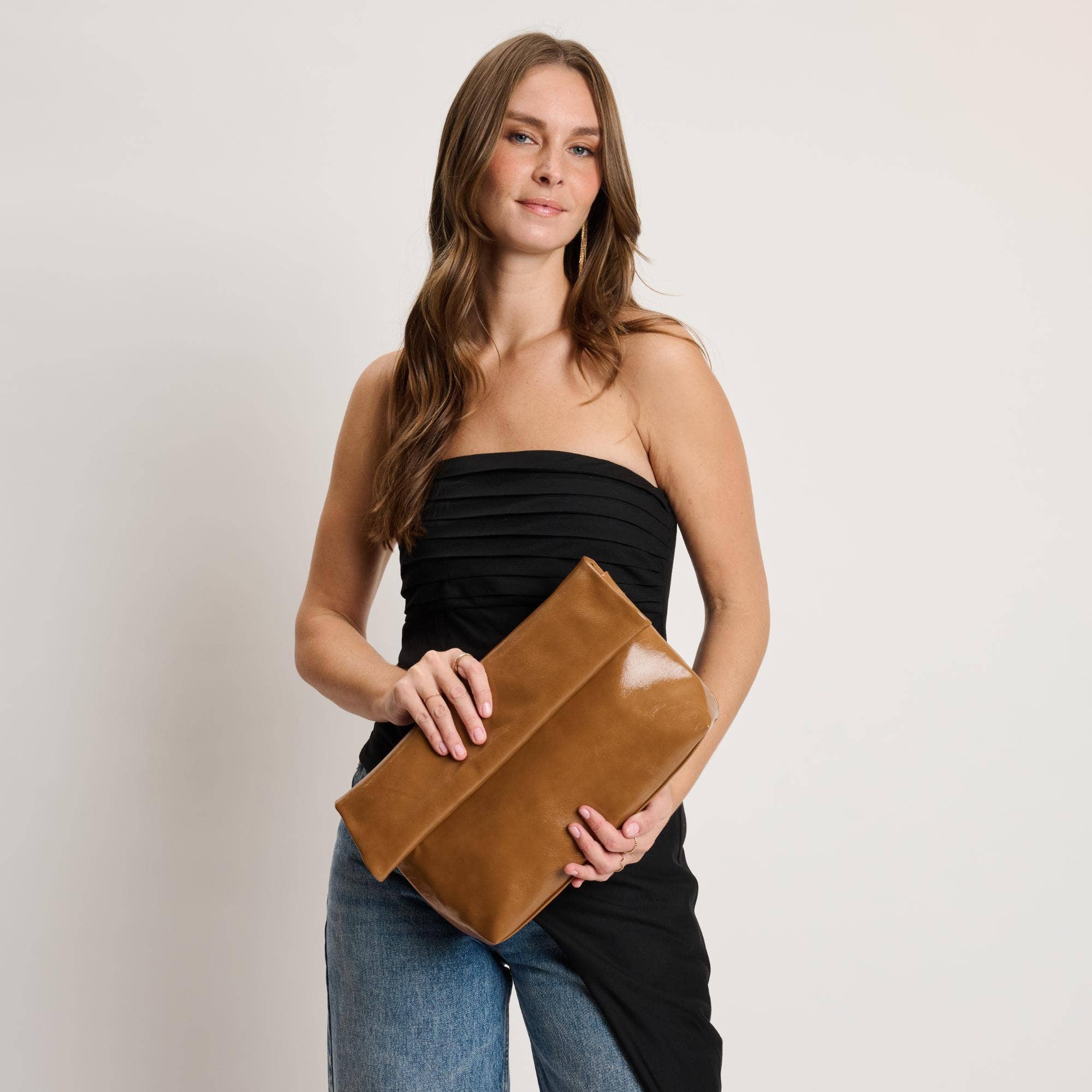 Angela Crossbody: Caramel