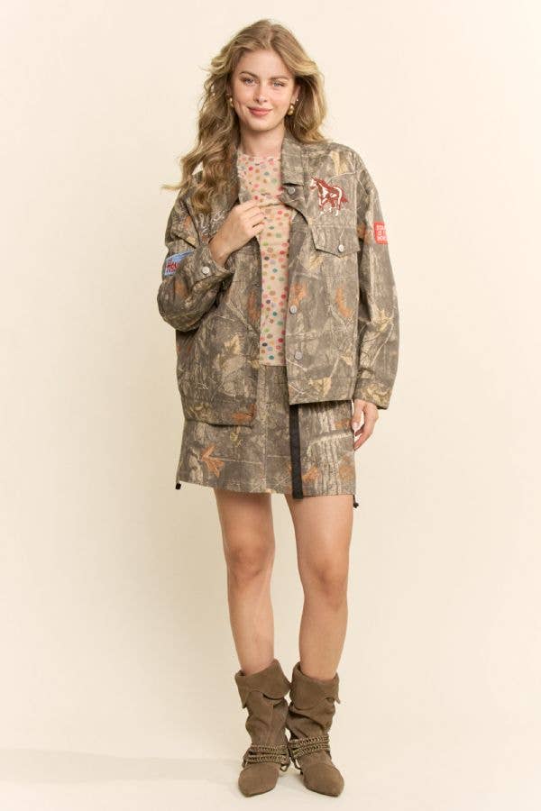 DJ58585J-CROPPED CAMO RODEO JACKET: TAUPE REAL TREE / S-M-L(2-2-2)