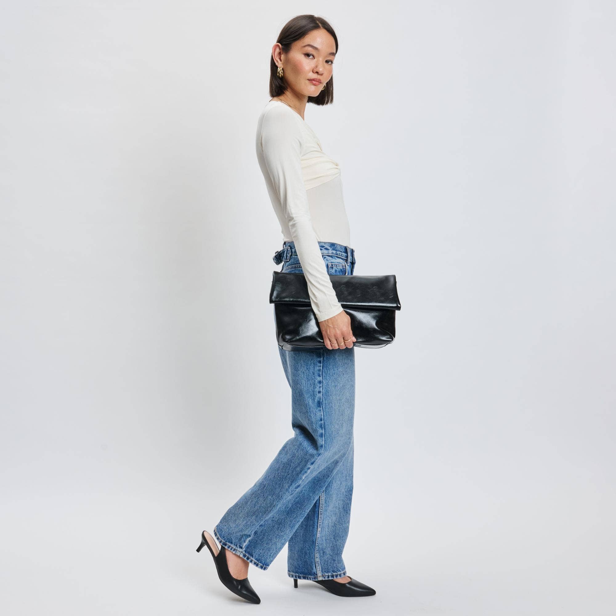 Angela Crossbody: Black