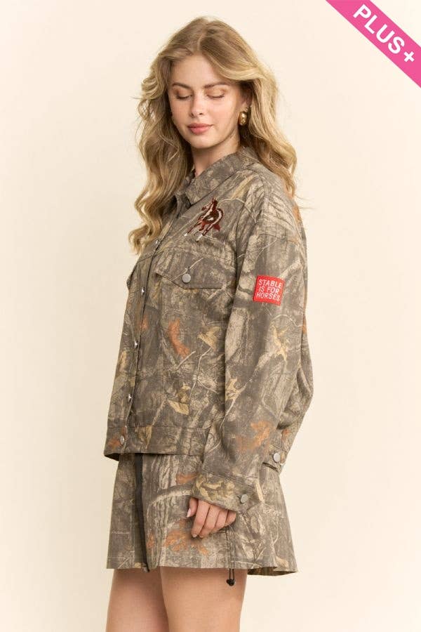 PLUS CROPPED CAMO RODEO JACKET: TAUPE REAL TREE / 1X-2X-3X(3-2-1)
