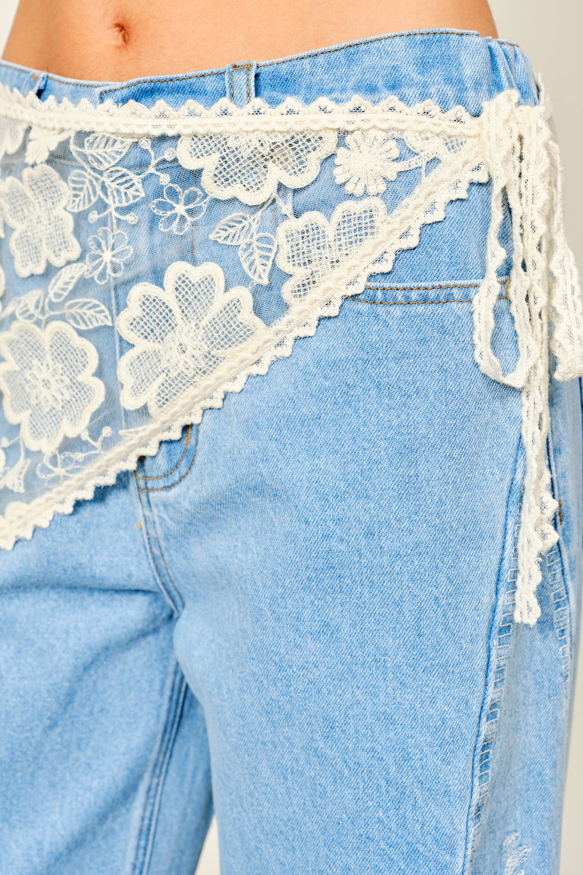 AJS6150 SCARF LACE WRAP SKIRT: CREAM / M/L