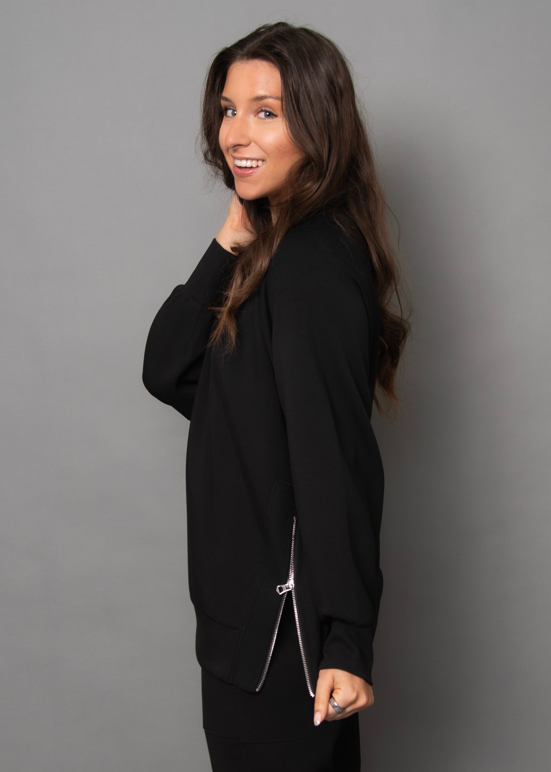 Penela - Black