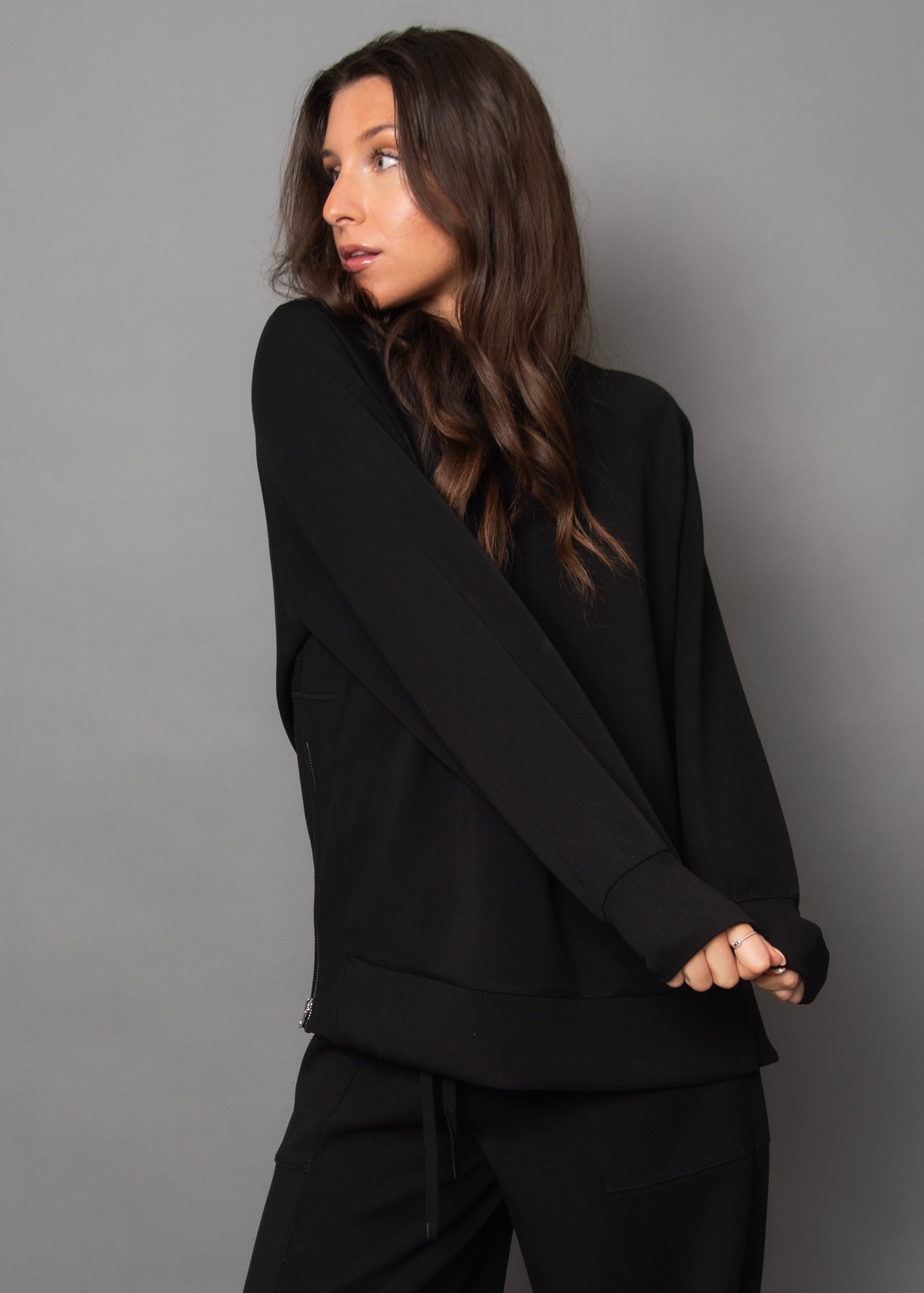 Penela - Black