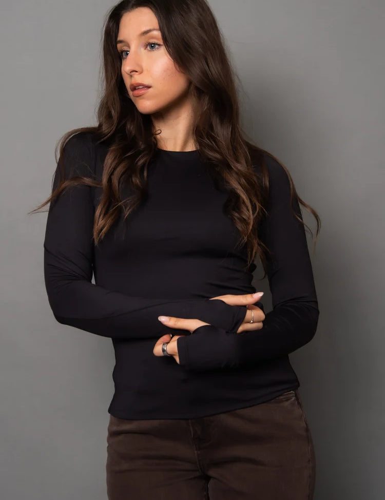 Hira-Long-Sleeve-Top_BLK_2_750x_c51d3403-32e5-4594-a8ae-3f96d16a4793.webp