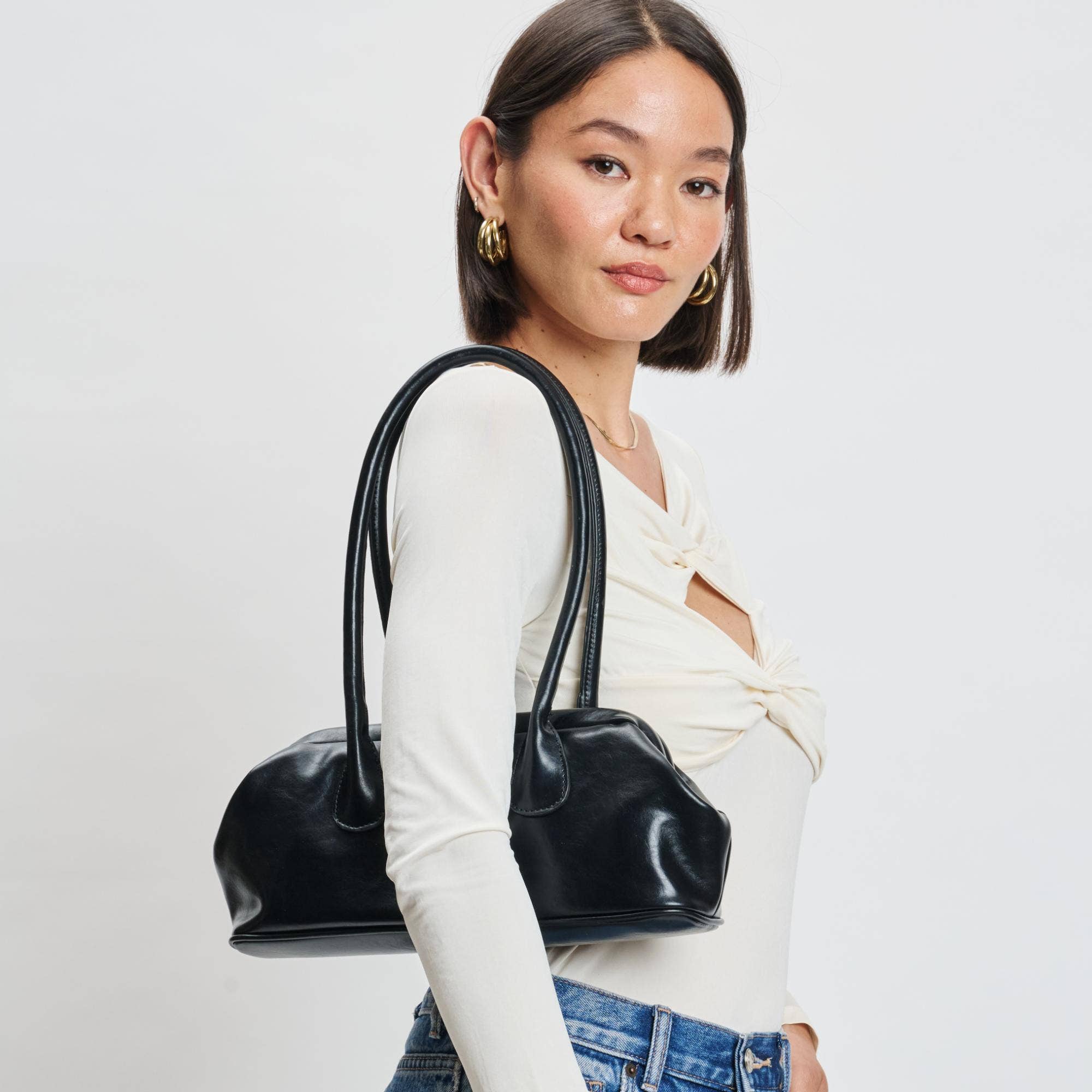 Nina Shoulder Bag: Black