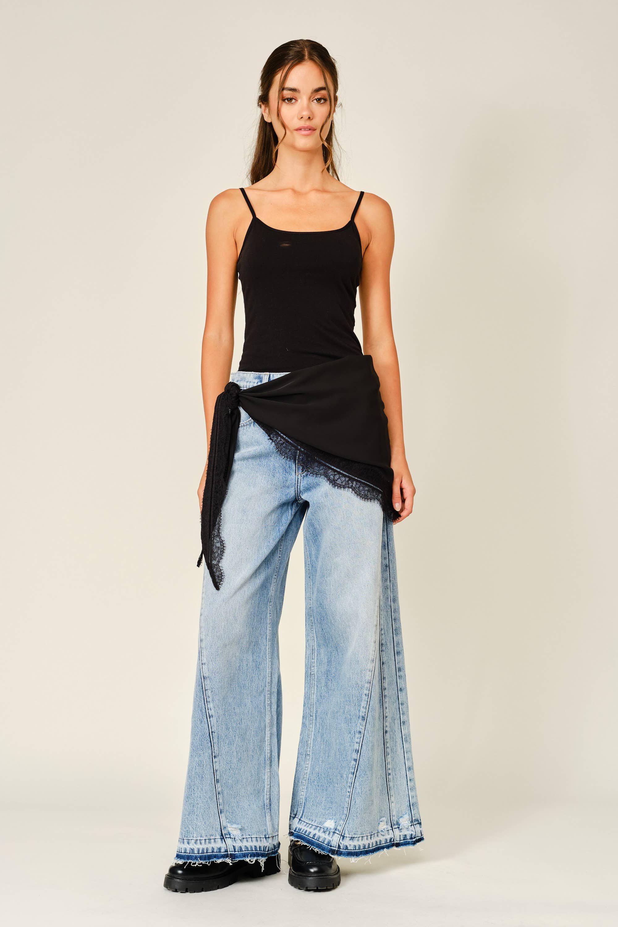 AJS6457 LACE TRIM KNOTTED SCARF LAYER SKIRT: BLACK / ONE (6)