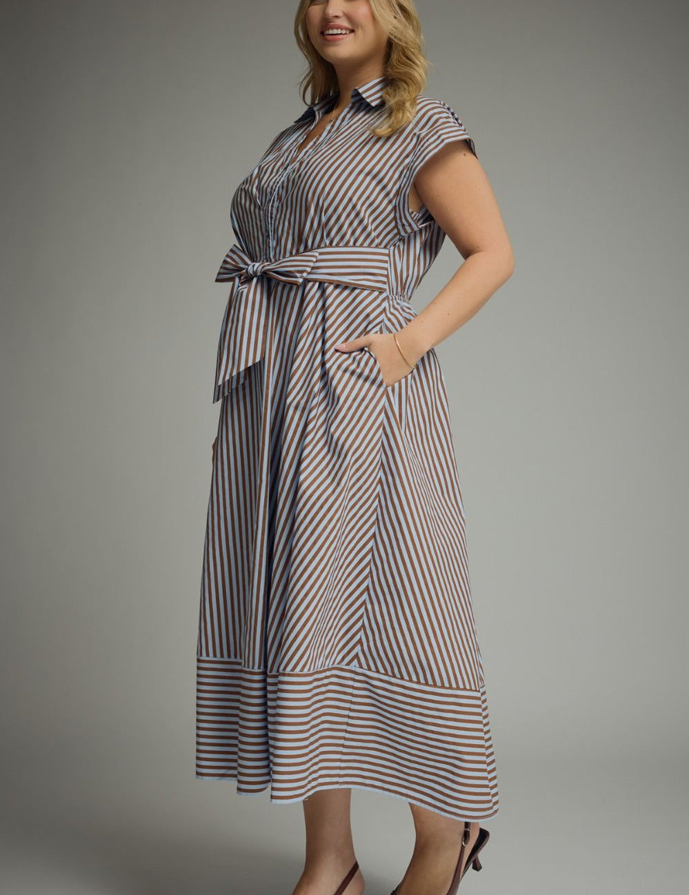 entro_fashion_dress_d29576p_051226_0031_1.jpg