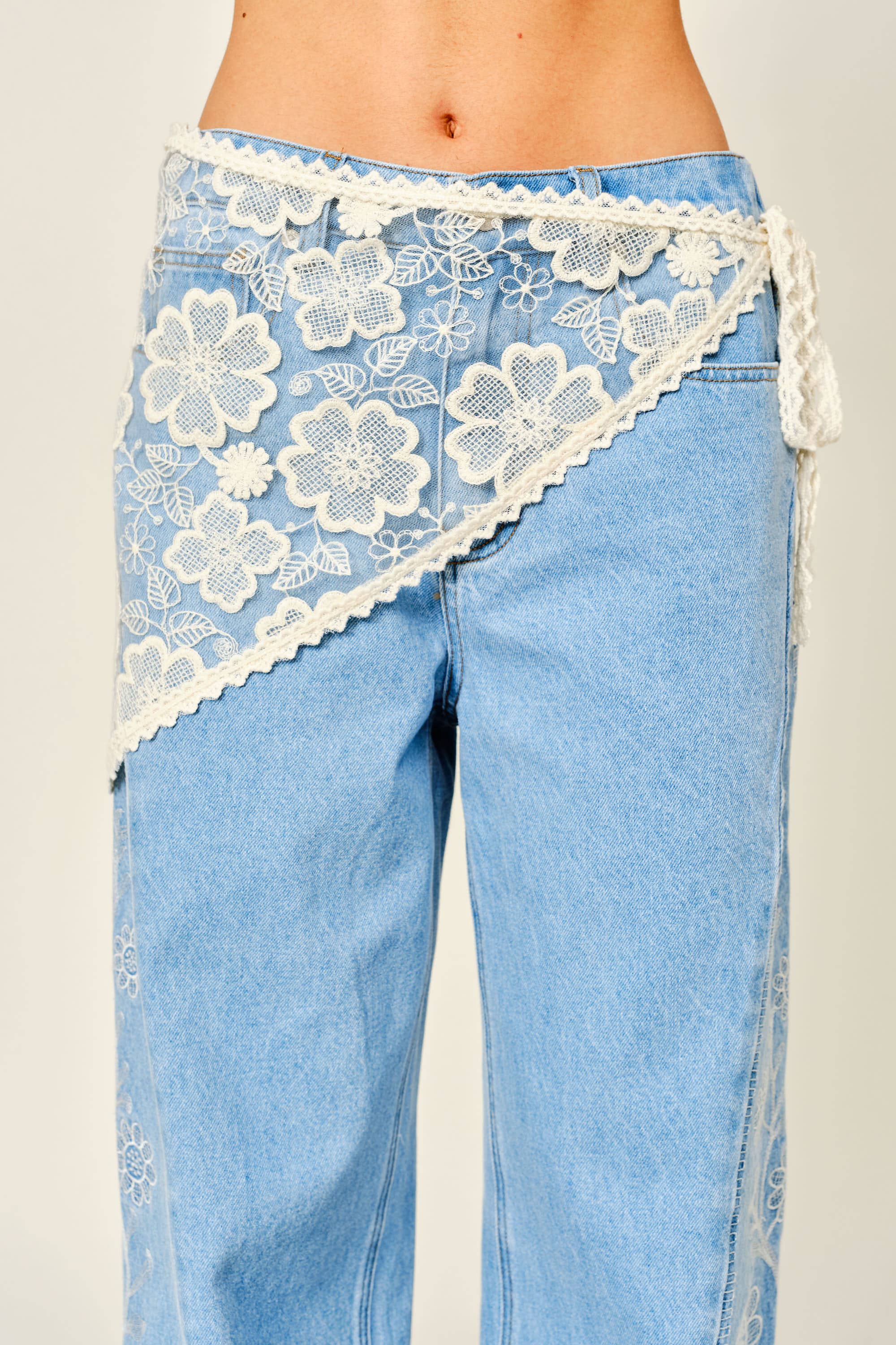 AJS6150 SCARF LACE WRAP SKIRT: CREAM / M/L