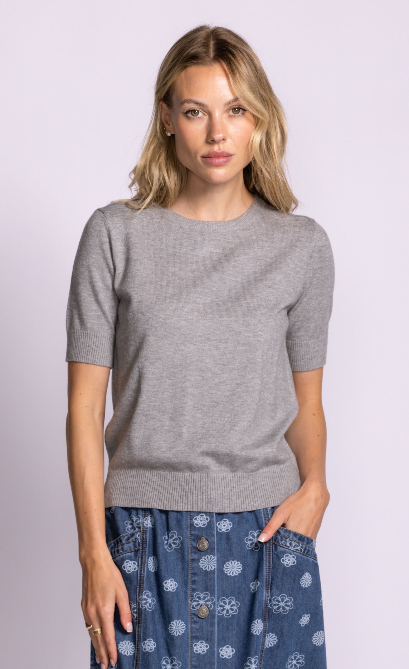 Sandy - Grey
