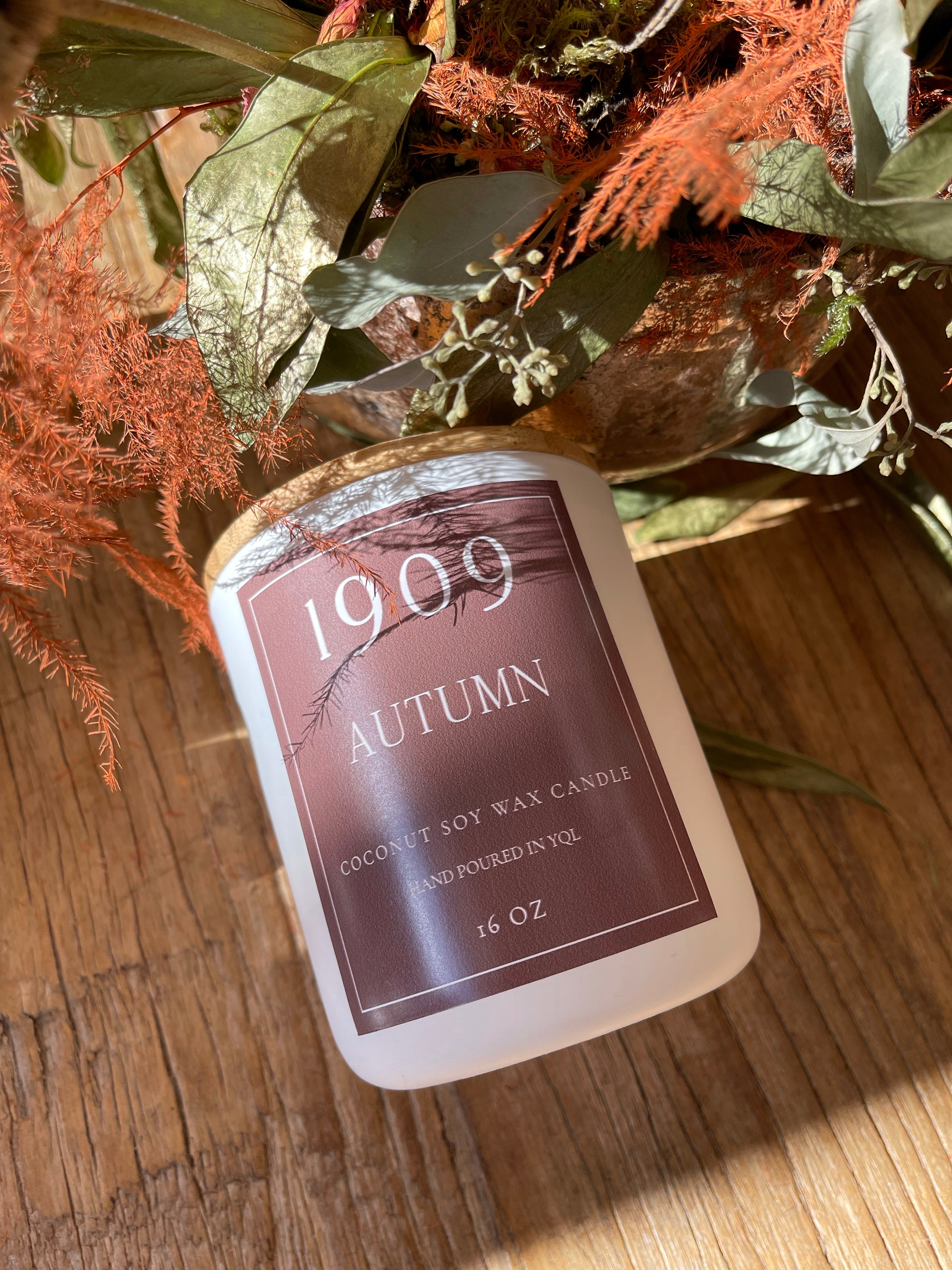 1909 Autumn Candle